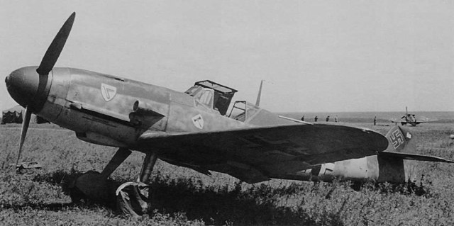 Messerschmitt-Bf-109-F-4-Heinrich-Graf-von-Einsiedel-JG3.jpg