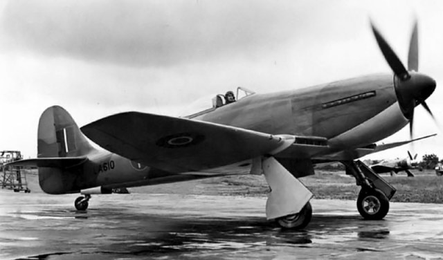 hawker-fury-sabre-la610-taxi.jpg