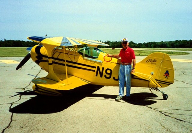 Jim_Klick_2PittsSpecialAirplane.jpg
