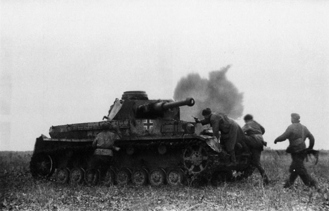 Pz IV Ausf.G штурм. Моздок 1942.jpg