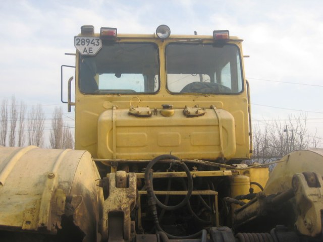 prodam-prodaetsya-traktor-k700a--03f3-1345373562694948-9-big.jpg