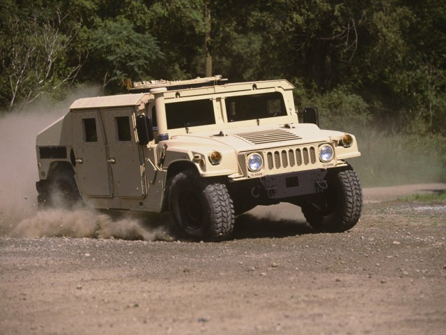 1984_Hummer_HMMWV_M1165_002_0904.jpg