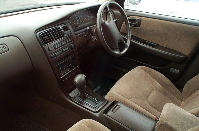 toyota_cresta_12063.jpg