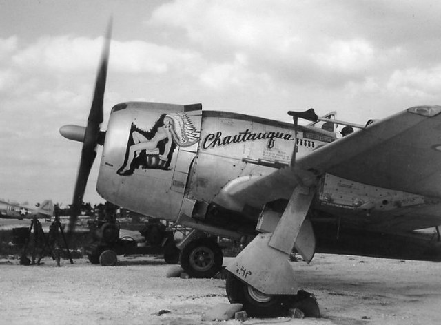 86dd60fde3c62b83a26b1b14c1b6f068--nose-art-wwii.jpg