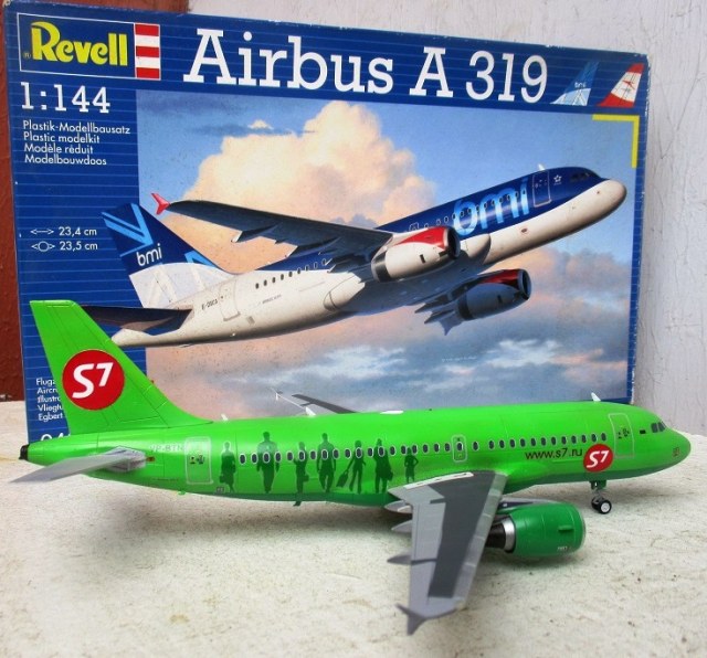 Аэробус А-319 в цветах S7 от Revell. Октябрь 2021 года. Жукова..JPG