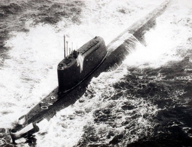 1350011737_1002px-Submarine_Hotel_II_class.jpg