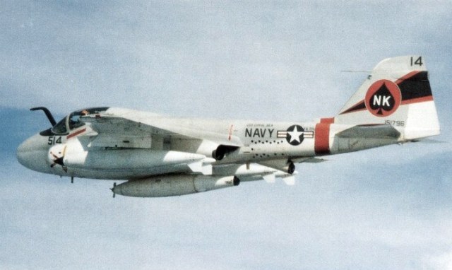 KA-6D_Intruder_of_VA-196_in_flight_c1982.jpg