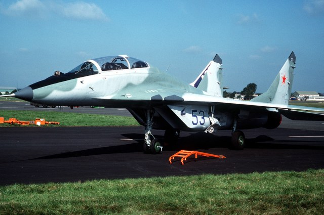 mig-29UB fulcrum-fighter-farnborough.jpg