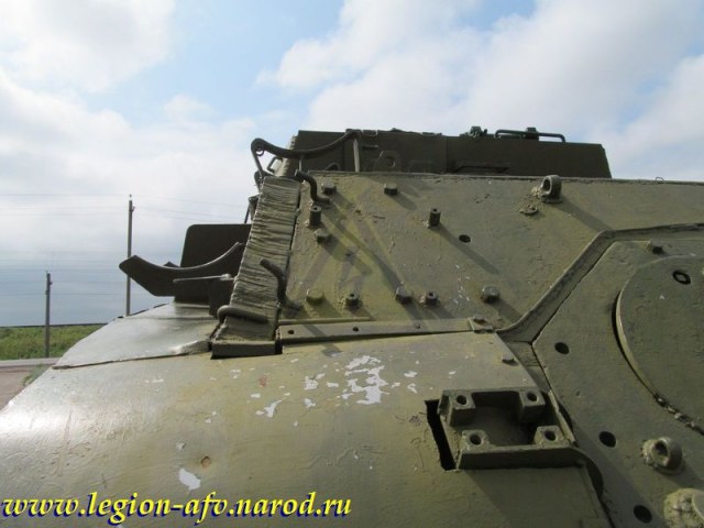 ISU-152_Pukhovo_129.jpg