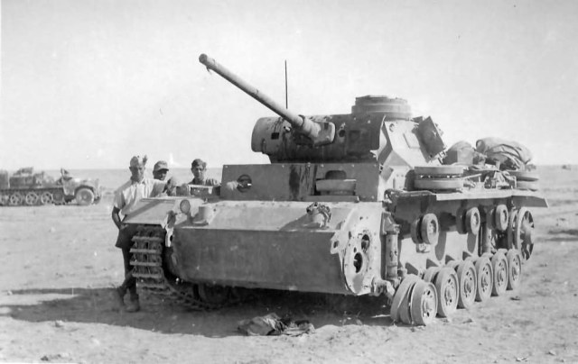 Afrika_Korps_Panzer_III_ausf_L_DAK.jpg