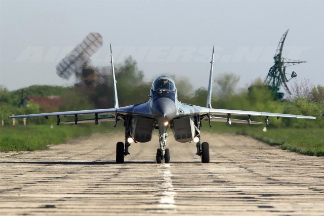 6.MiG-29-9-12.-Vid-speredi..jpg