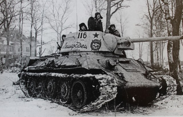 t-34-85-sovetskiy-sredniy-263.jpg