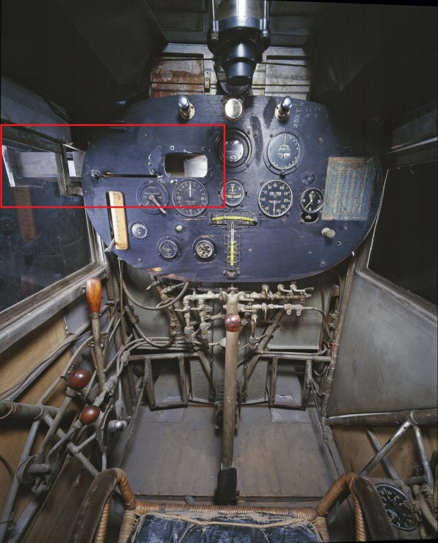 Note the periscope in lieu of a forward window..jpg