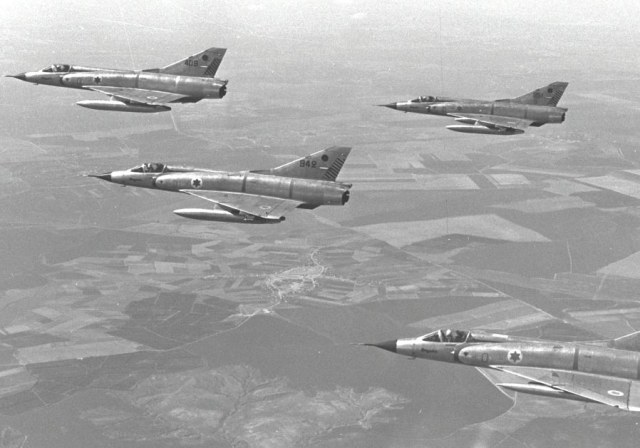 Mirage IIIC Israel AF 942.jpg