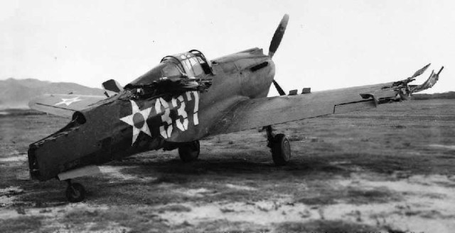 Bellows_HI_41_P-40_damaged.jpg