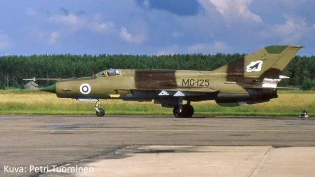 MiG-21BIS_MG-125_Petri_Tuominen.jpg