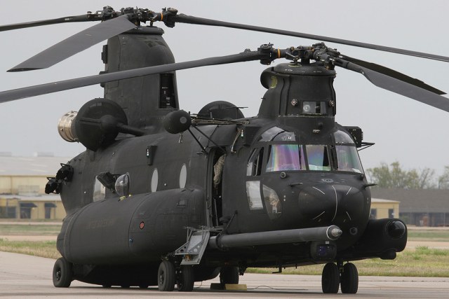 002_Boeing_MH-47G_Chinook_2008.jpg