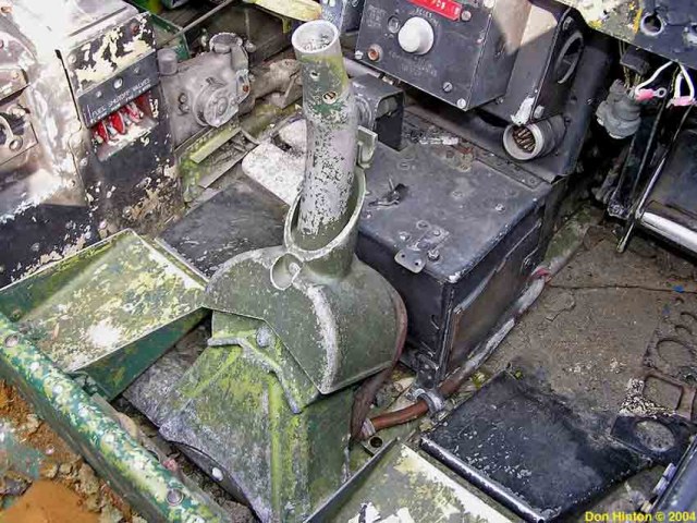 f-84fcockpit_40a.jpg