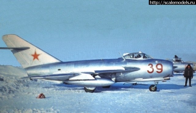 1570095582_1-MiG-17AS-na-stoyanke-.jpg