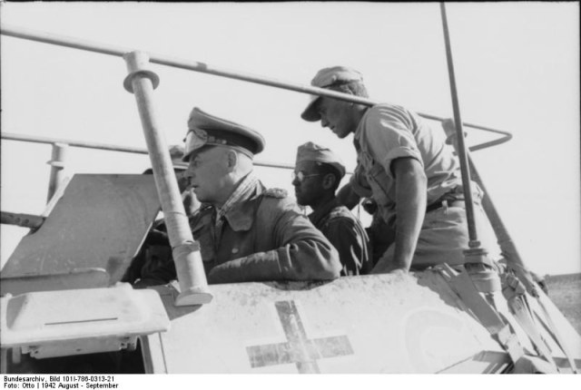 Bundesarchiv_Bild_101I-786-0313-21,_Nordafrika,_Rommel_im_Befehlsfahrzeug_-Greif-.jpg