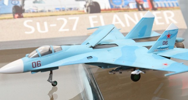 Revell_Su-27_2.jpg
