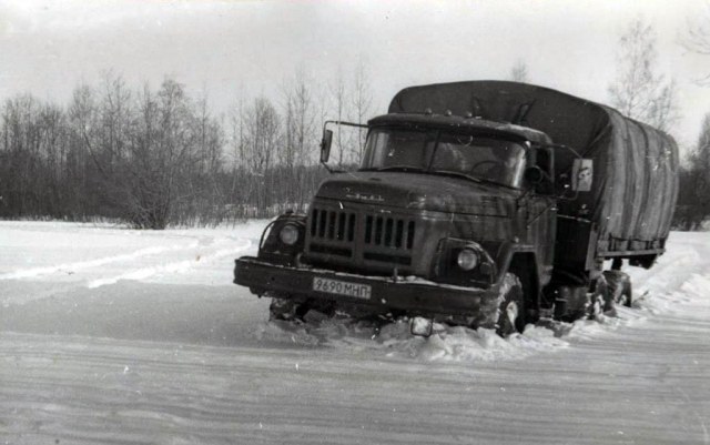 ЗиЛ-131М с дизельным ДВС ЗиЛ-645   zil-131m-ussr.jpg