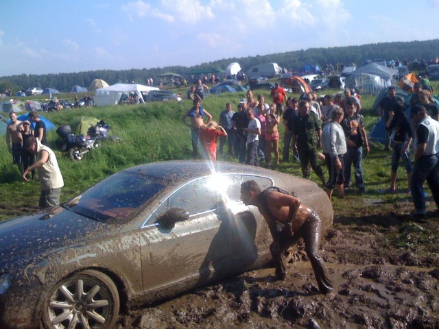 Russia-Bentley-Continental-GT-Mud-10.jpg