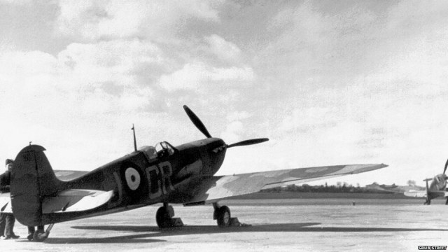 _83985938_spitfire.jpg