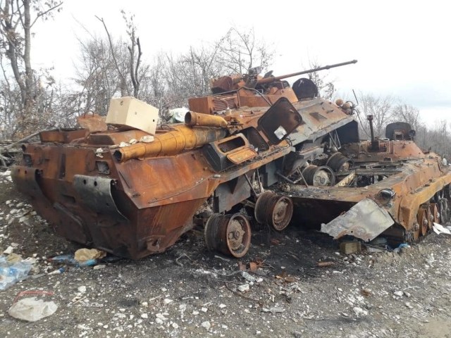 подбитые БТР-82 БМП-2.jpg