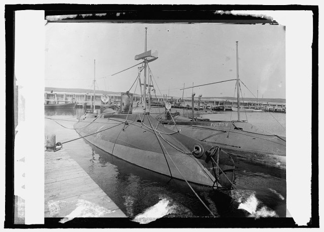 submarines-fulton-holland-1024.jpg
