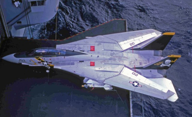 F-14A 210 top.jpg