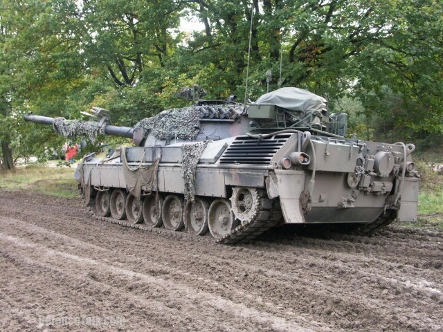 leopard1a5bel13yu.jpg