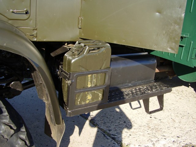 kraz-255-06.jpg