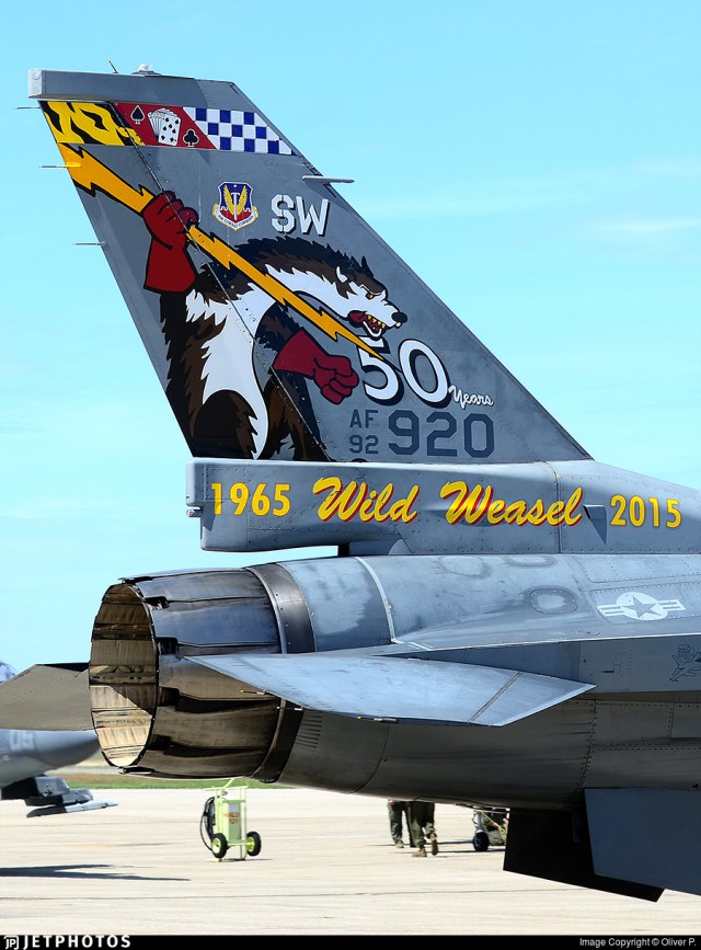 F-16C 92-3920 03.jpg