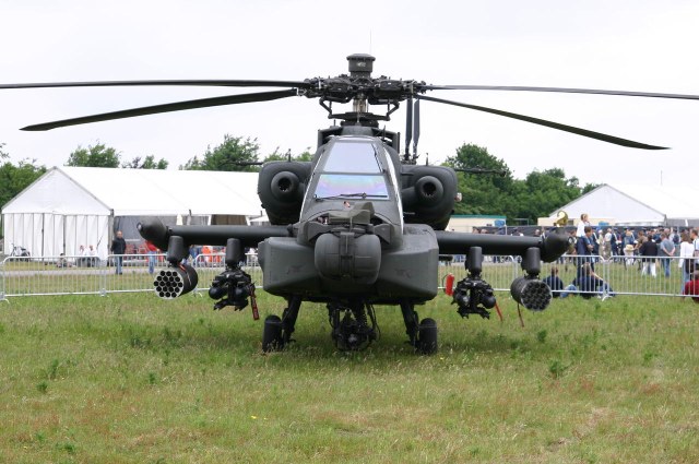ds_apache_ah-64d_26.jpg