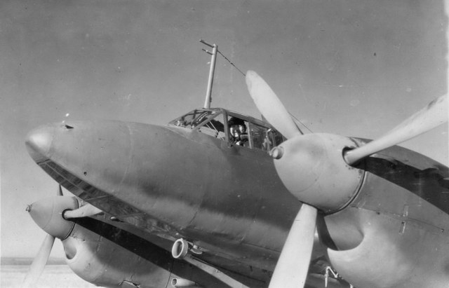 pe-2-pilot-kabin.jpg