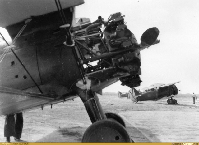 Раскапотированный мотор.jpg