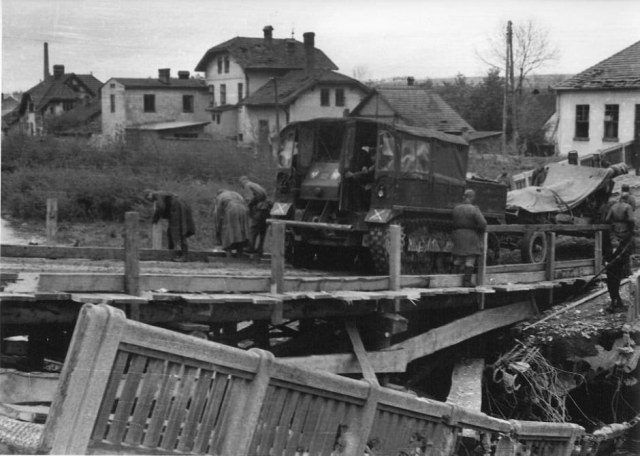 134924071_2047072138757992_4983492375347882219_n (1).jpg