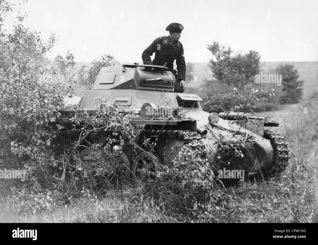 panzer-i-during-a-maneuver-1937-CPM1DD.jpg