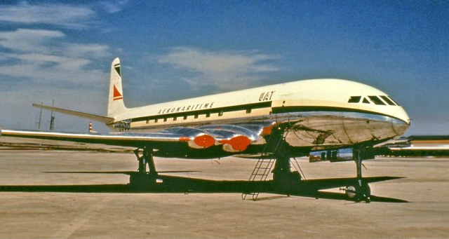 Aeromaritime_de_Havilland_Comet_1_Groves.jpg