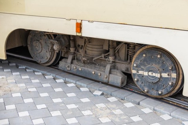 tram-колеса-часть-подвеса-трамвая-механизма-торможения-117344412.jpg