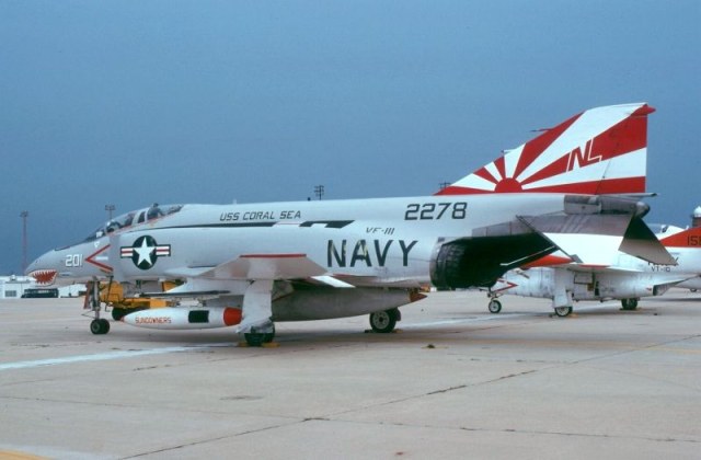 F-4B 2278 VF-111 02.jpg