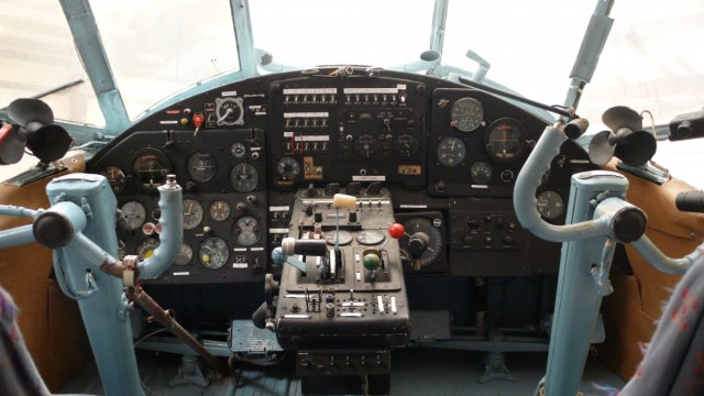 antonov-2_cockpit.jpg