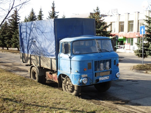 Легендарный грузовик IFA еще в работе. Курск. Март 2017 (1).JPG