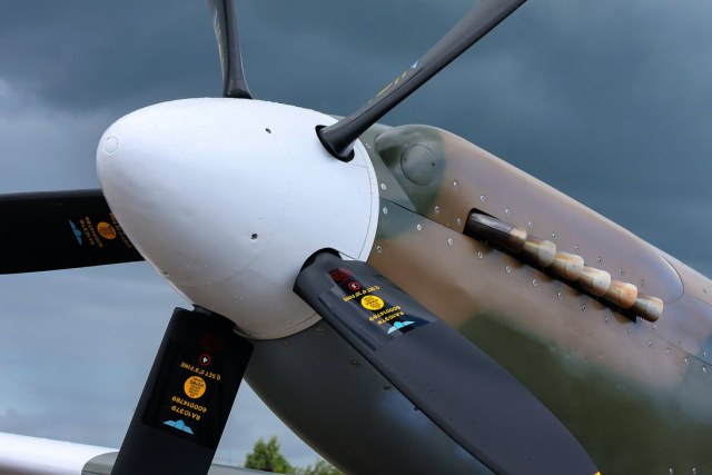 supermarine_spitfire_pr_xix_by_daniel_wales_images-d85l1dx.jpg
