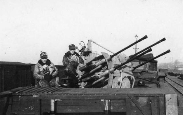 2_cm_Flakvierling_38_panzerzug_eastern_front.jpg