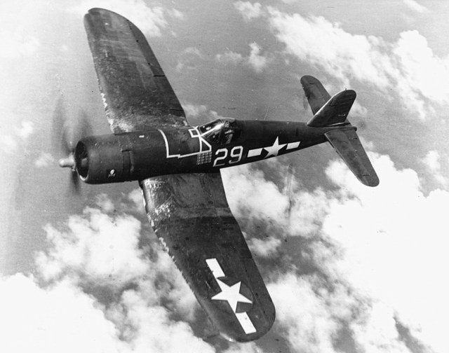 Vought_F4U-1A_Corsair_of_VF-17_in_flight,_circa_in_March_1944_(80-G-217819) — копия.jpg