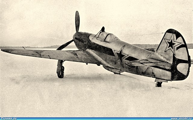 Yak_3_aerobatic_team.jpg