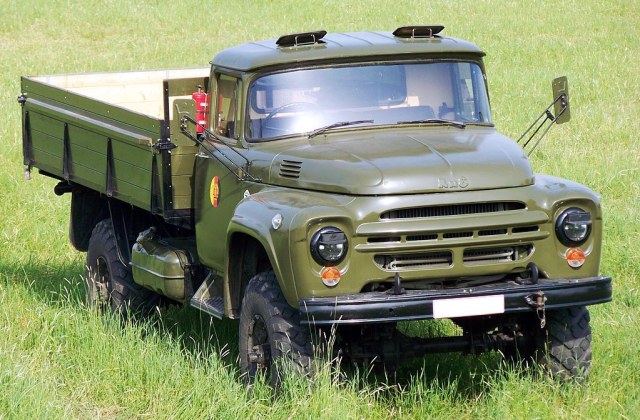 Voenniy-ZiL-130.jpg