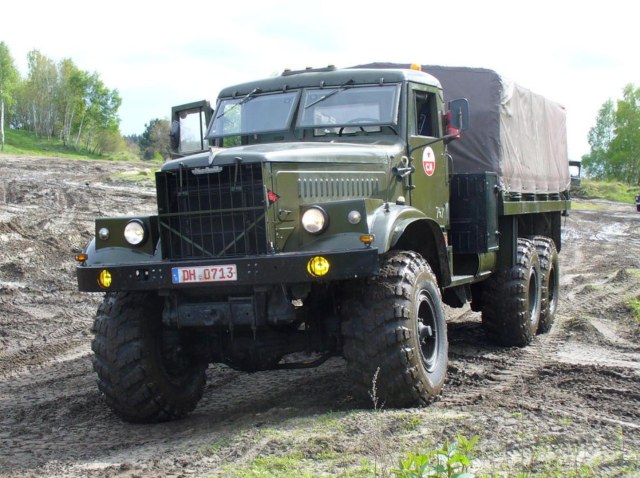 1328020482_truck-auto.info_-kraz-255_1.jpg